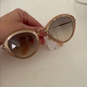 BNWT Mui mui sunglasses